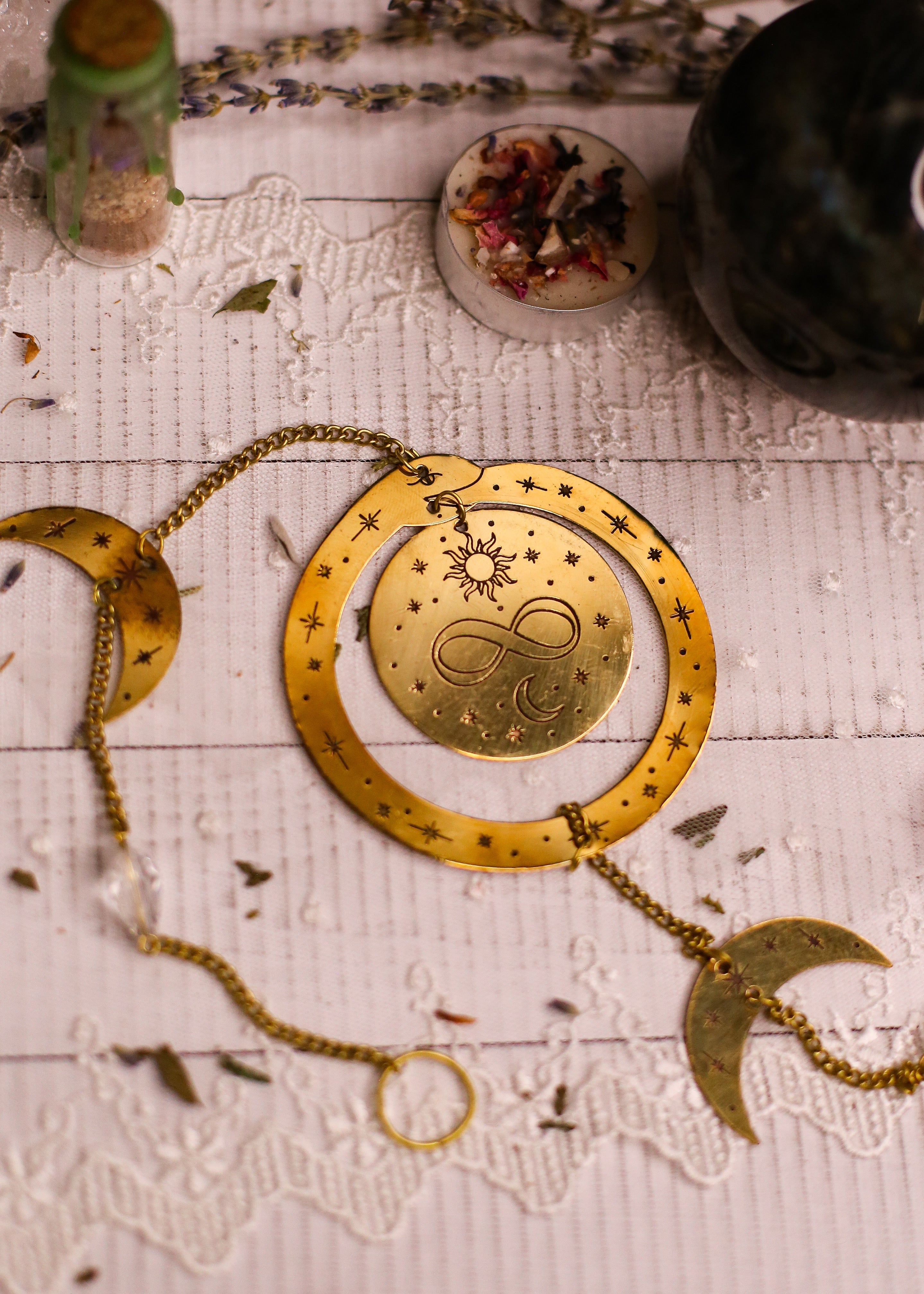 Altar Decor & Oddities